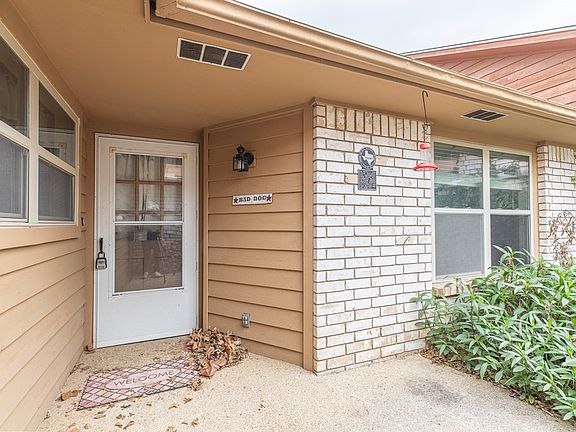 3rd image of 802 Lois St
