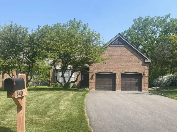 440 Oak Ridge Ct, Lake Bluff, IL 60044