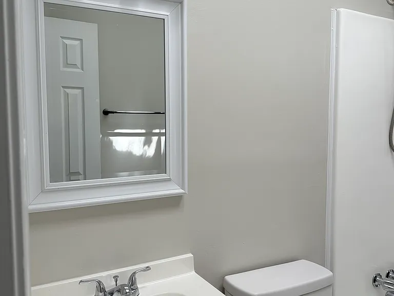 9409 Farrow Rd — Photo 7