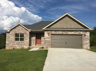 1040 Infantry Ln, Prairie Grove, AR 72753