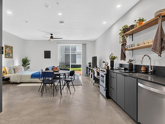 5th image of 426 W 5th St #4030
