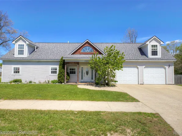 4458 Seeden St, Waterford, MI 48329