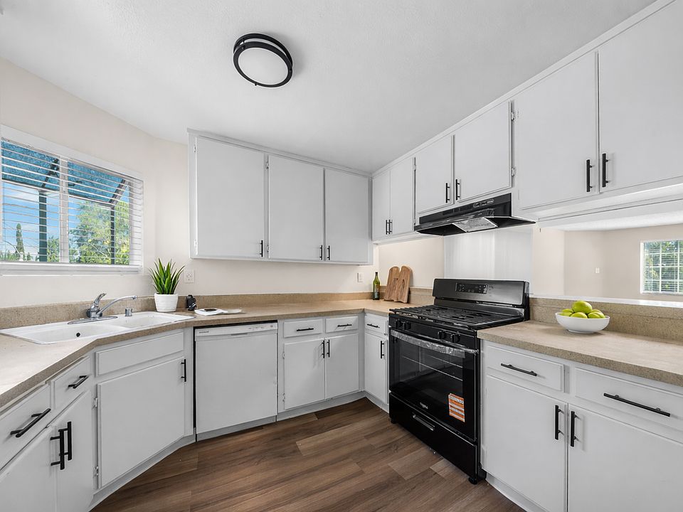 1st image of 1393 Newport Ave APT 6