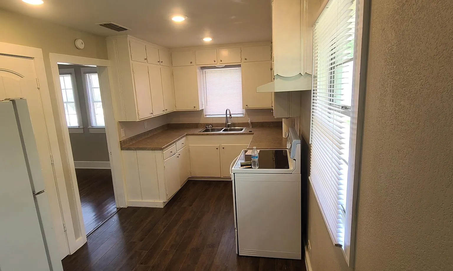 2 bed, $1,150 — Photo 3