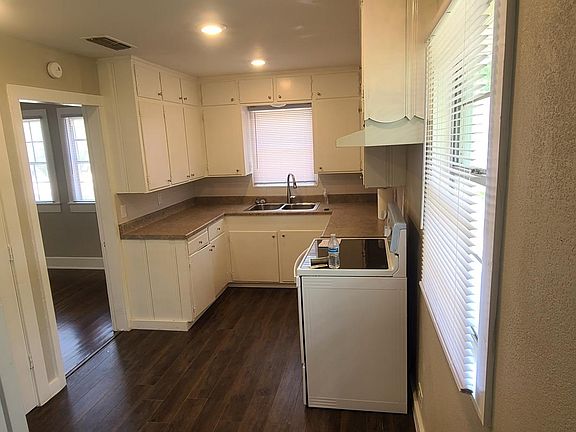 3rd image of 812 Wigley St APT 1