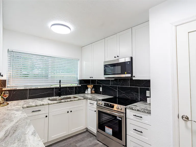 4855 Sulley Dr — Photo 15