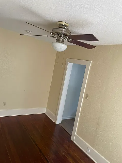 1 bed, 300 sqft, $1,275 — Photo 4