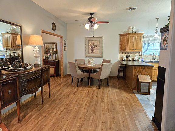 4th image of 1026 Republic Cir