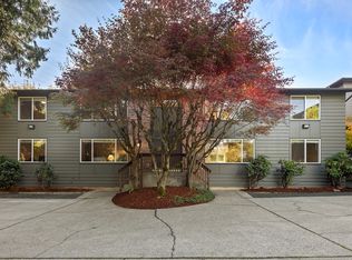 845 Kirkland Way APT B, Kirkland, WA 98033