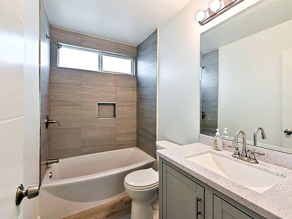 3rd image of 5529 Bonner Ave #2