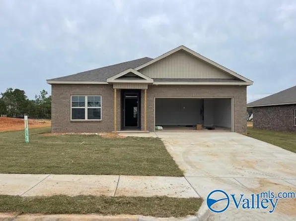 22457 Regent Dr, Athens, AL 35613
