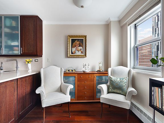 4th image of 175 Willoughby St APT 11A