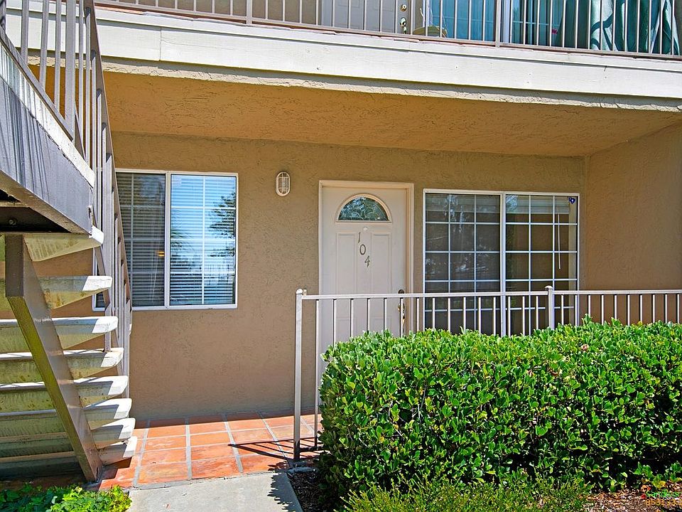 1st image of 4775 Seminole Dr APT 104