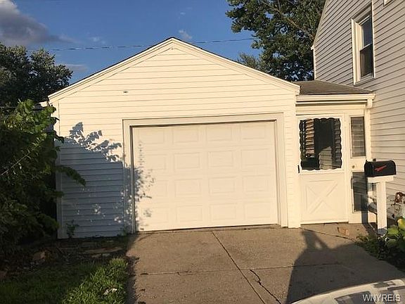 3rd image of 93 Dalton Dr