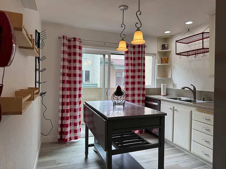 3275 Caminito Eastbluff #206 — Photo 4