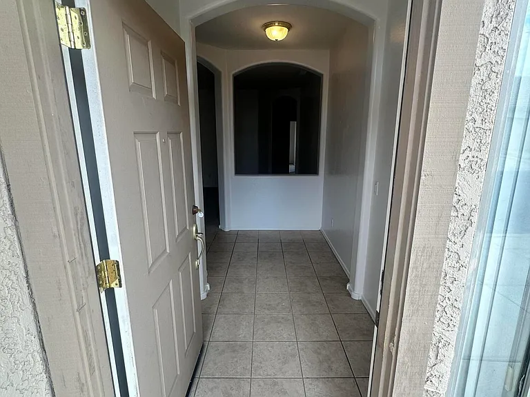 44 S Greenfield Rd #9 — Photo 2