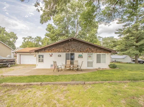 15236 Wilson Blvd, Spirit Lake, IA 51360