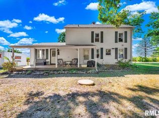 1701 E Oakhurst Ln, Chillicothe, IL 61523