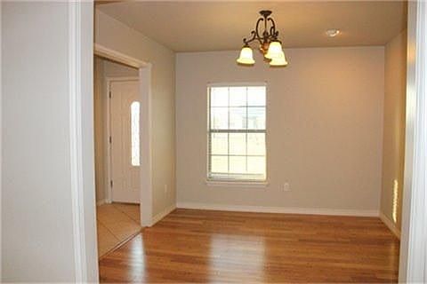 5th image of 141 Sanford Ln