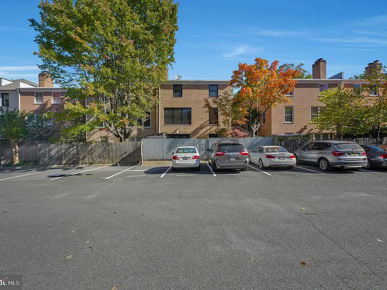 4732 Massachusetts Ave NW — Photo 34
