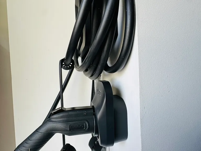 Electric highspeed charger.