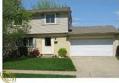 1st image of 35920 Fernwood St