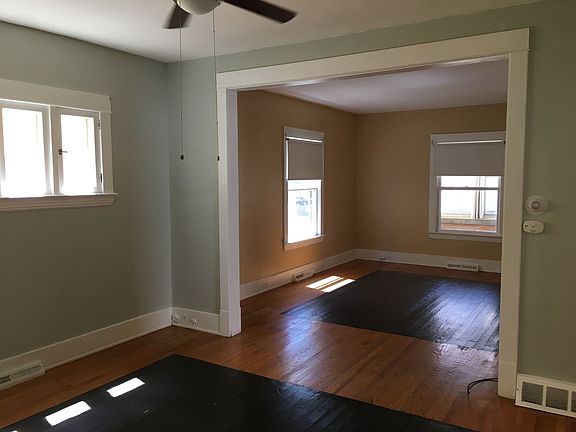 4th image of 1016 Fremont Ave NW #1
