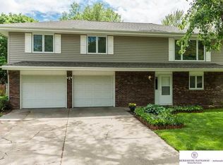 11729 Meredith Ave, Omaha, NE 68164