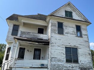 1019 Mackinaw Ave, Cheboygan, MI 49721