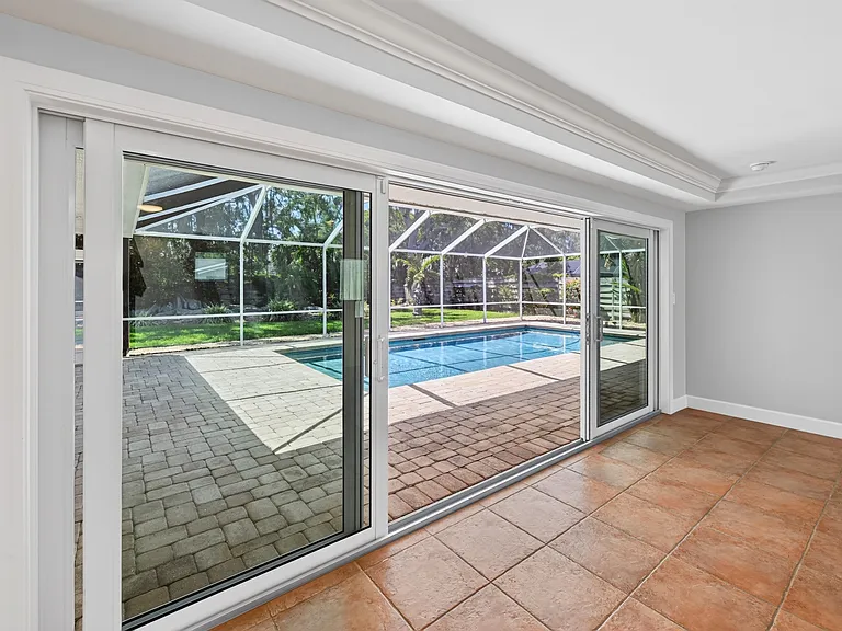 606 Owl Way — Photo 3