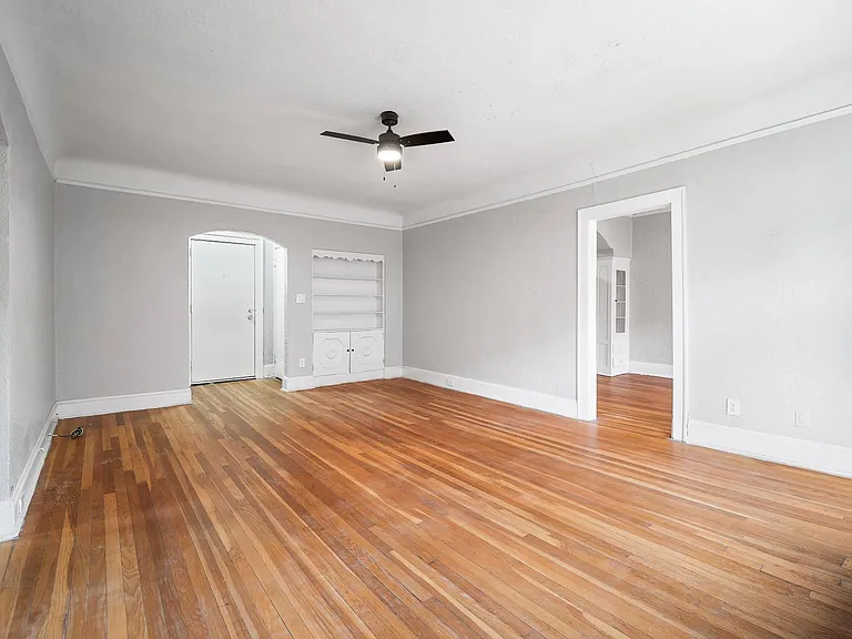 Middlehurst Apartments — Photo 35