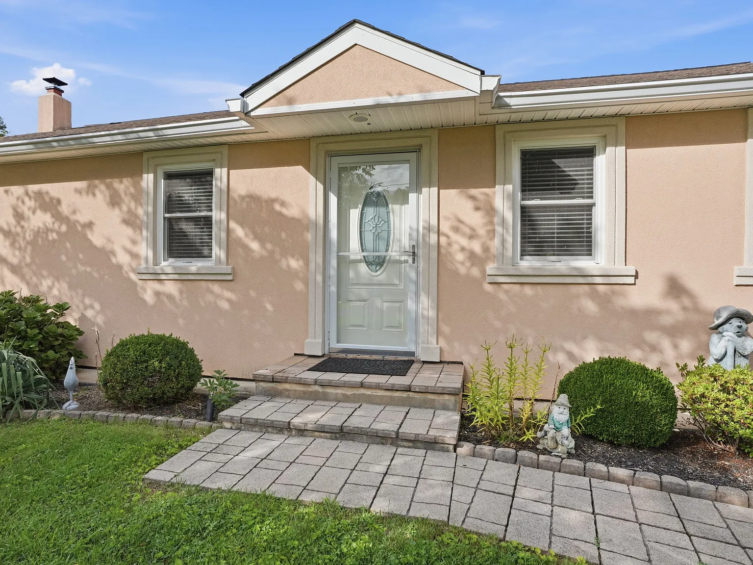 3 bed, 1507 sqft, $2,900 — Photo 2
