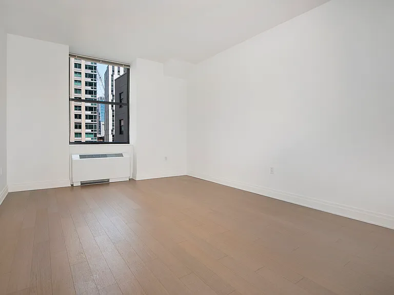 70 Pine St #810 — Photo 3