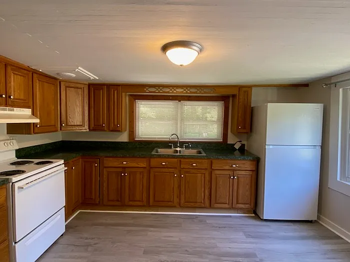328 Falls Rd — Photo 5