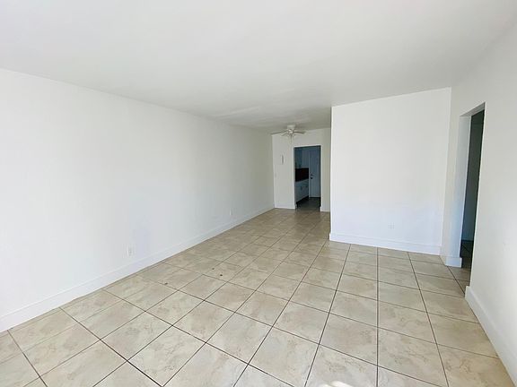 3rd image of 8213 Crespi Blvd