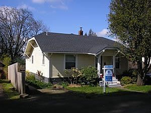 Front Vintage Bungalow