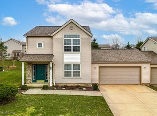 8301 Robinwood Ter, Macedonia, OH 44056