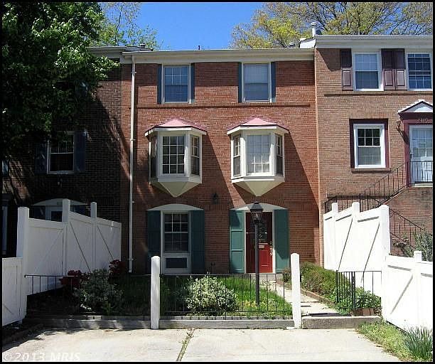 1st image of 8118 Oaklake Ct