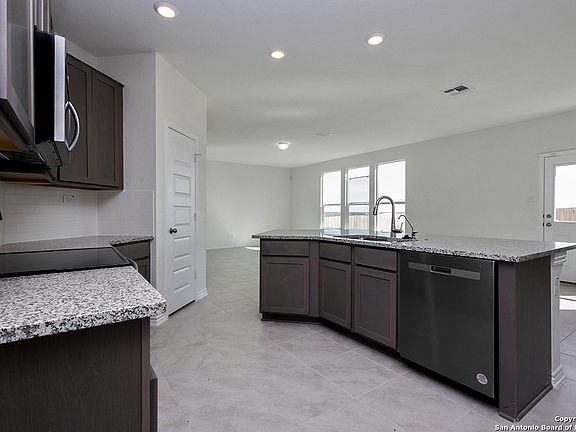 5th image of 5028 Galvan Manor
