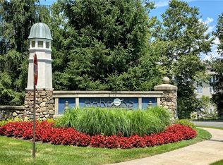 1323 Round Pointe Dr, Haverstraw, NY 10927