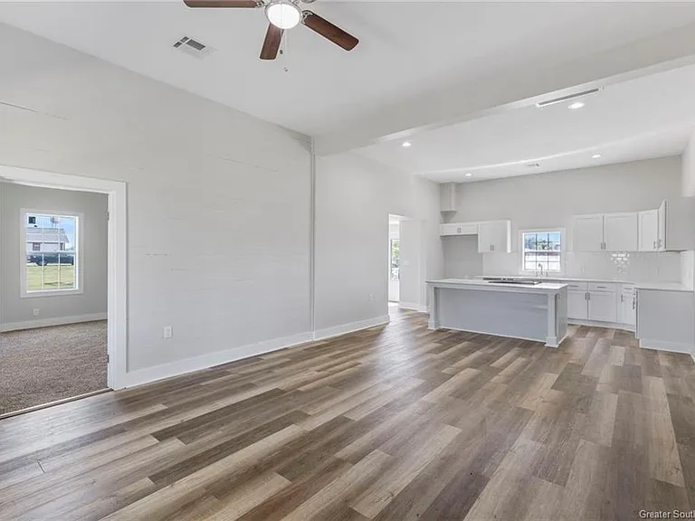 151 Ednas Rd — Photo 3