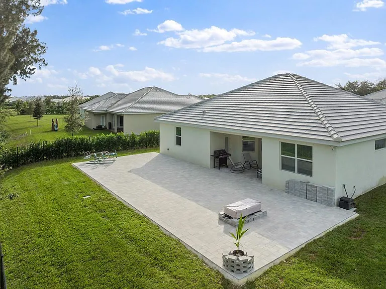 6590 Barbados Ct — Photo 28