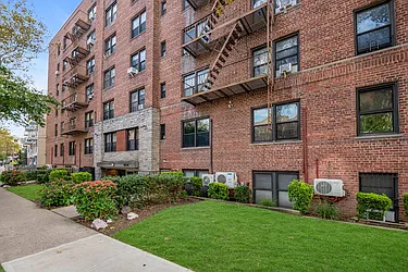 141-30 84th Road, #4F
