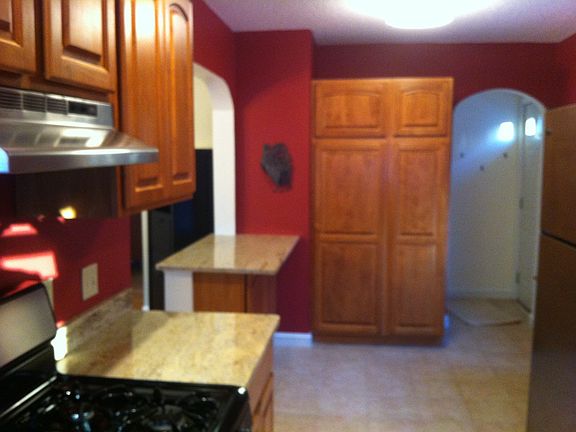Breakfast bar and pantry