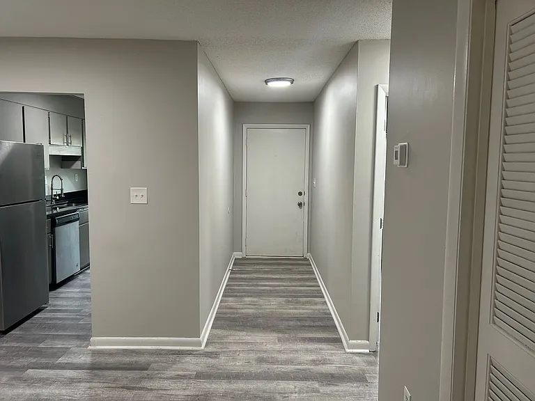 Woodpecker Court Duplexes — Photo 31