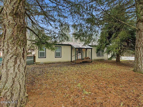 3rd image of 148 Sportsman Access Rd