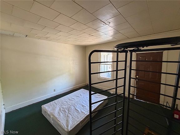 3rd image of 825 Laura Ave