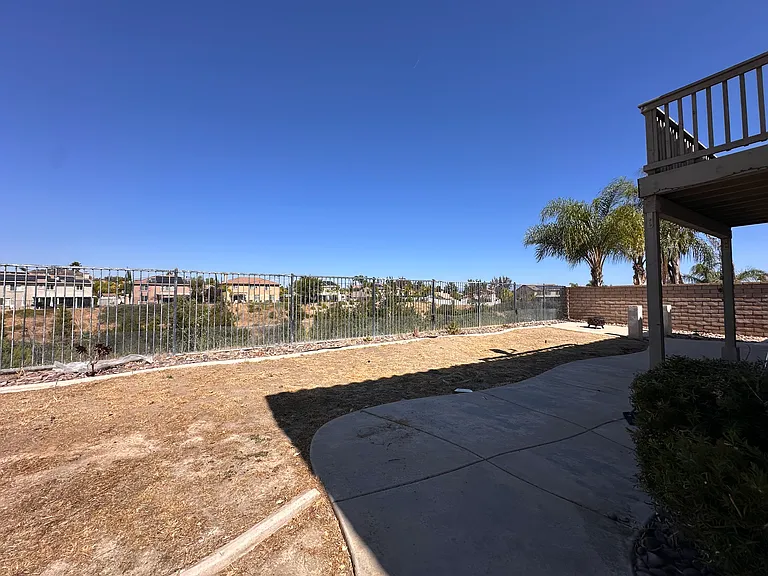 23424 Caliente Springs Ave — Photo 27