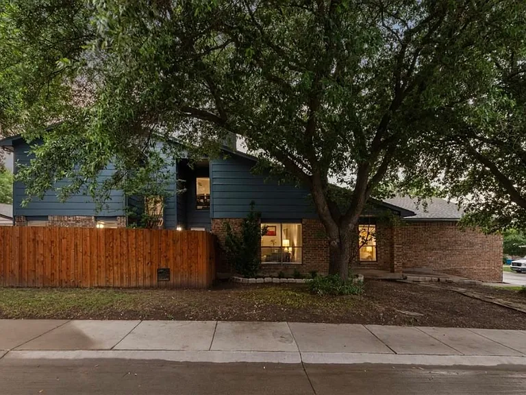 2231 Bunker Hill Dr — Photo 1