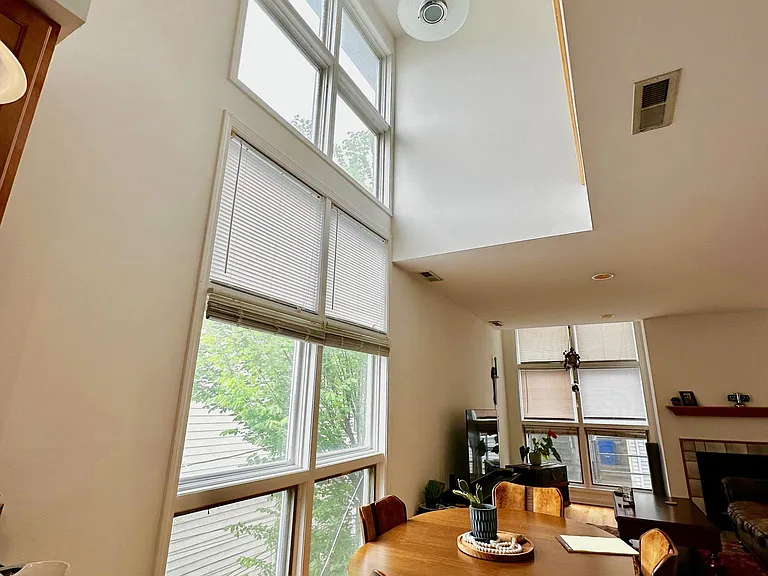 3243 N Southport Ave #2R — Photo 10